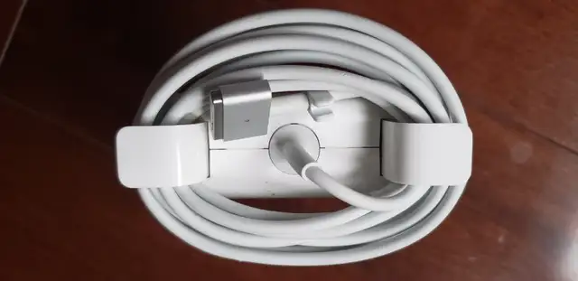 Apple 85W MagSafe 2 Power Adapter for MacBook Pro - Original in Laptop Accessories in City of Toronto - Image 6