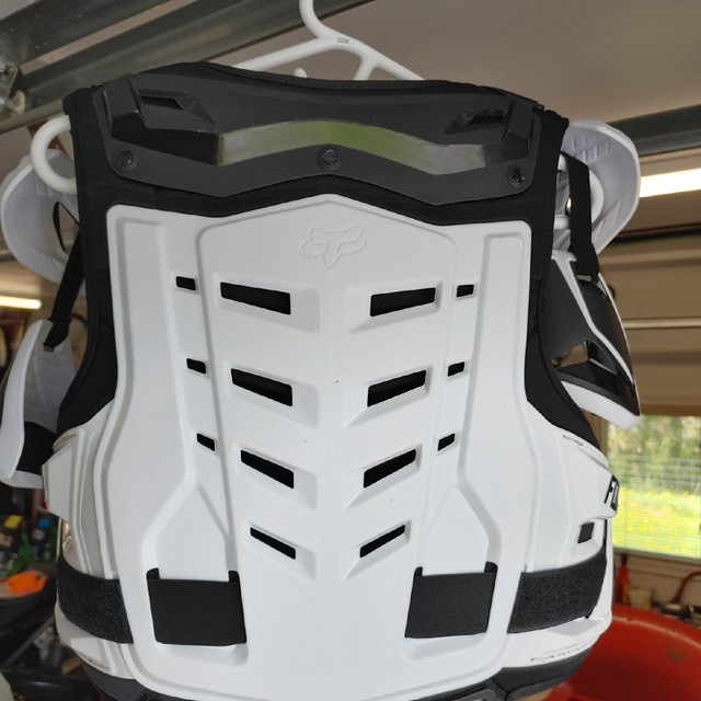 Fox Racing Chest Guard in Other in Kawartha Lakes - Image 4