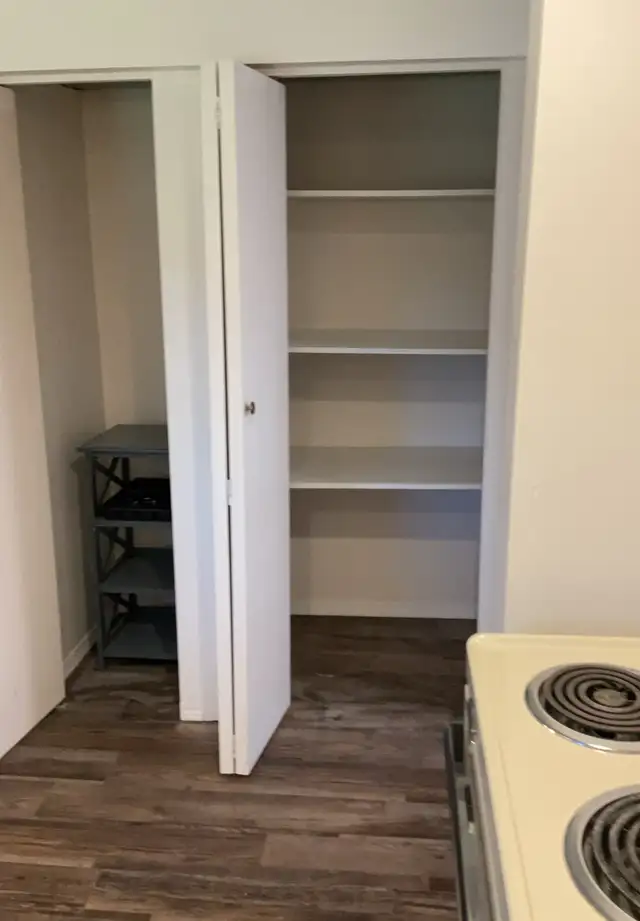 Basement Suite in Esquimalt in Long Term Rentals in Victoria - Image 15