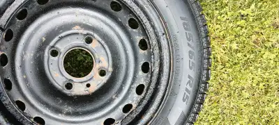 Pneus hiver 2x Pirelli 185/65/R15/92T 2x Mirage MRW-662. 185/65/R15/88T Reçu avec achat d'un auto. n...