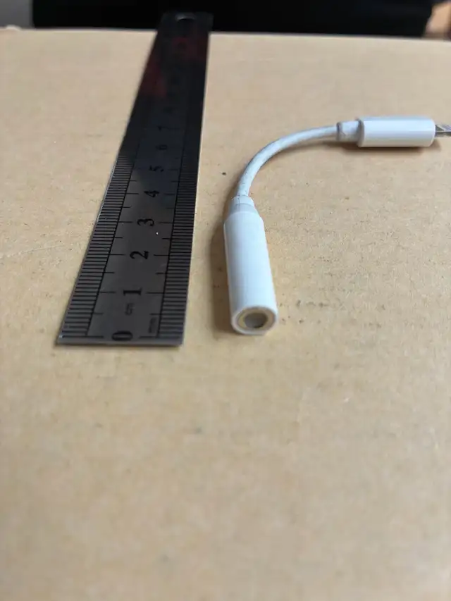Genuine Apple Adapter  in Cables & Connectors in Kitchener / Waterloo - Image 5