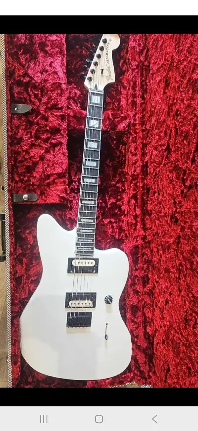 Wanted - jim root v4 fender jazzmaster case, View more