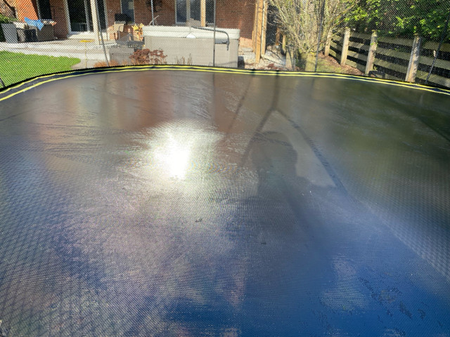 Trampoline (Springfree) in Other in Kawartha Lakes - Image 4