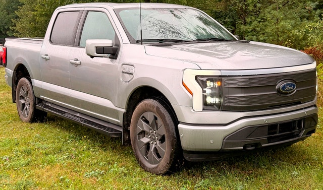 Ford F-150 Lightning XLT Lariat 2023