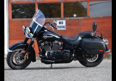2018 Harley Heritage Classic. Vivid Black. This is the the 107ci. And I have owned since new. I am r...