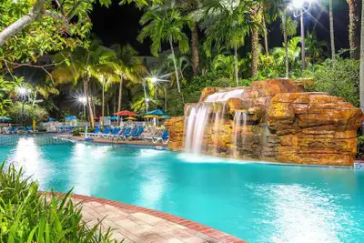 Beautiful WARM Weston Florida! Weston,FL is 20 minutes Inland from Fort Lauderdale. I have a Studio/...