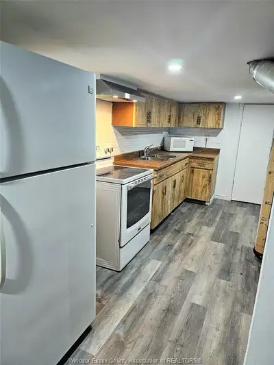 2 Bedroom, 1 Full Bathroom basement for rent in Windsor, Ontario from the 1st of September. $1150 pe...