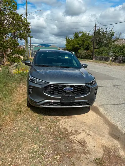 A brand new SUV was purchased on 14th of April this year, the owner drove it in Kamloops ONLY for 5...