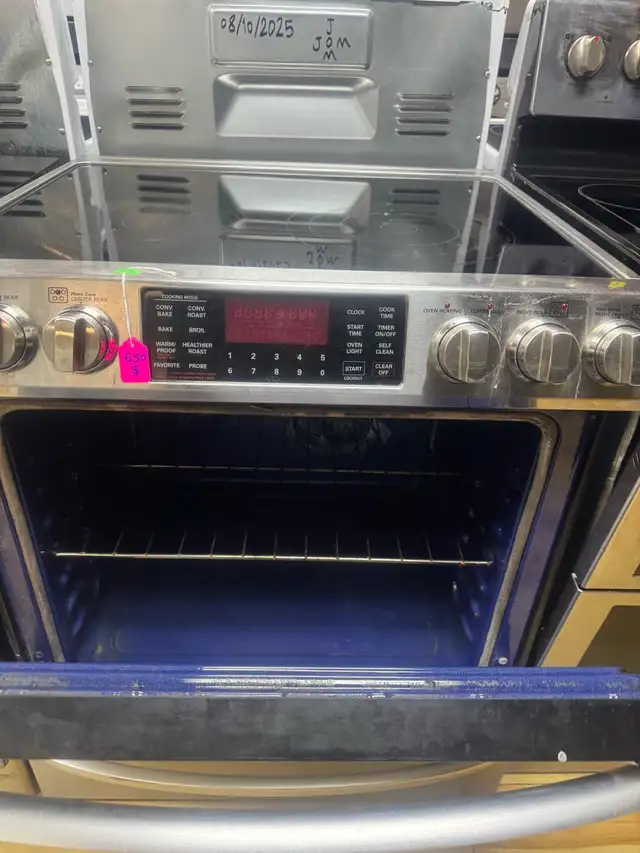 LG Electric Range in Stoves, Ovens & Ranges in Laval / North Shore - Image 3