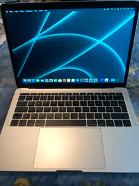 MacBook Pro 13" late 2016 Core i5 à 2.0 GHz 8 Go 1867 ddr3 SSD 2
