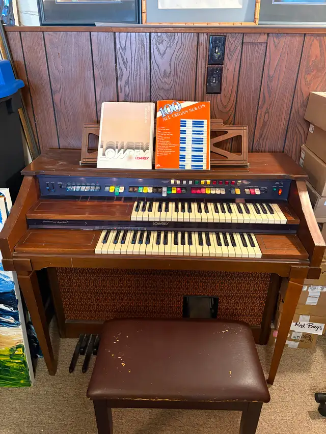 Electric Organ in Arts & Collectibles in Calgary - Image 2