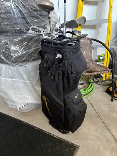 Taylormade golf set with Nike bag, View more