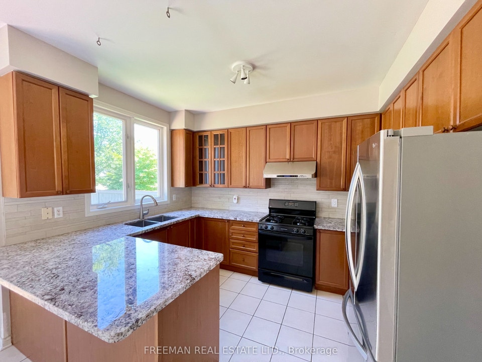 Stunning Executive Detached Home in Levi Creek! 4