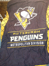 Pittsburg Penguins Double Comforter Set & Sydney Crosby pillow