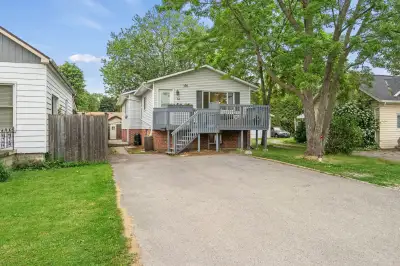 ✨FOR SALE✨ 53 Rice Road, Welland Live in one unit & rent the other! Invest in a high-demand, income-...