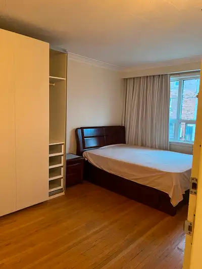 $970 Nice room for rent in Toronto city Midtown .