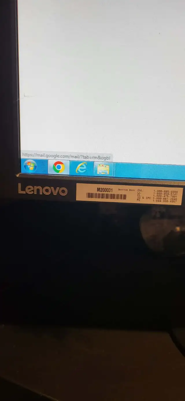 Lenovo 24" Computer Monitor in Monitors in Mississauga / Peel Region - Image 3