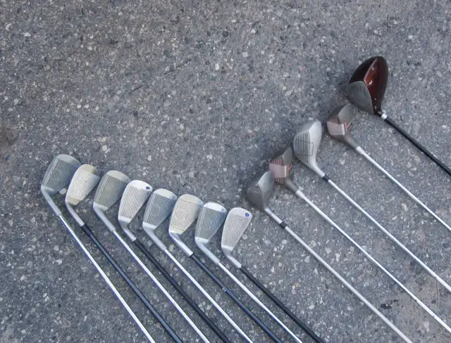 LADIES RH Full 14 Golf Club Set, Nike Ultralight Bag WOMENS in Golf in Sudbury - Image 5