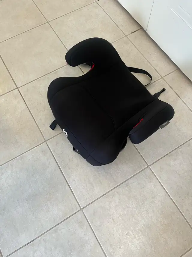 Diono Car Booster Seat in Strollers, Carriers & Car Seats in Oshawa / Durham Region - Image 3