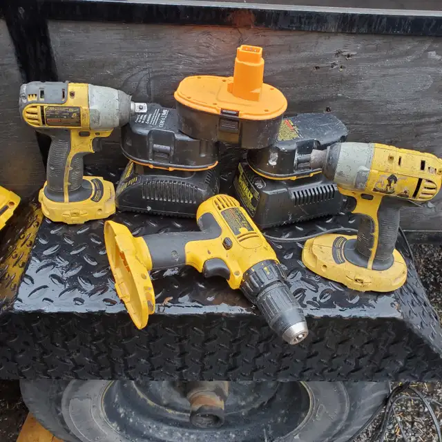 18V DeWalt  Hand Tools in Power Tools in Prince George - Image 3