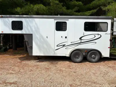 2 horse trailer for sale, View more