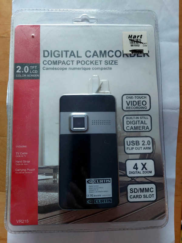 Compact digital camcorder / camera digitale compacte - 40$ NEW dans Appareils photo et caméras  à Ouest de l’Île