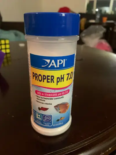 Keep your freshwater aquarium environment balanced with this API Proper pH 7.0 powder, which sets an...