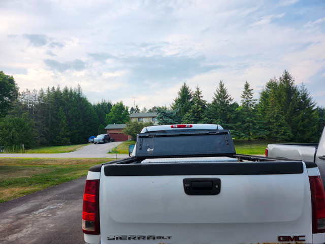 GMC Sierra HD 2009 in Cars & Trucks in Oshawa / Durham Region - Image 3