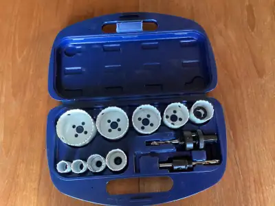 Bi-Metal hole saw kit.     Ensemble de scie emporte pièces, View more
