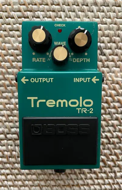 Tremolo pedal - Boss TR-2, View more