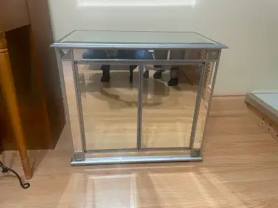 2 table en miroir excellents état Bombay, View more