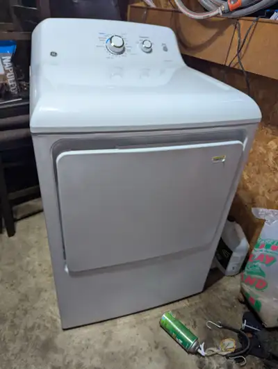 Dryer $250 OBO have more images upon request To get a hold of me you can text or call: 587-588-8085...