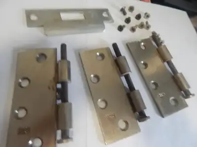 3 Door Hinge Set with Screws, Plus 1 Door strike U all as per pics. $10.00 for all. Please Call 905-...