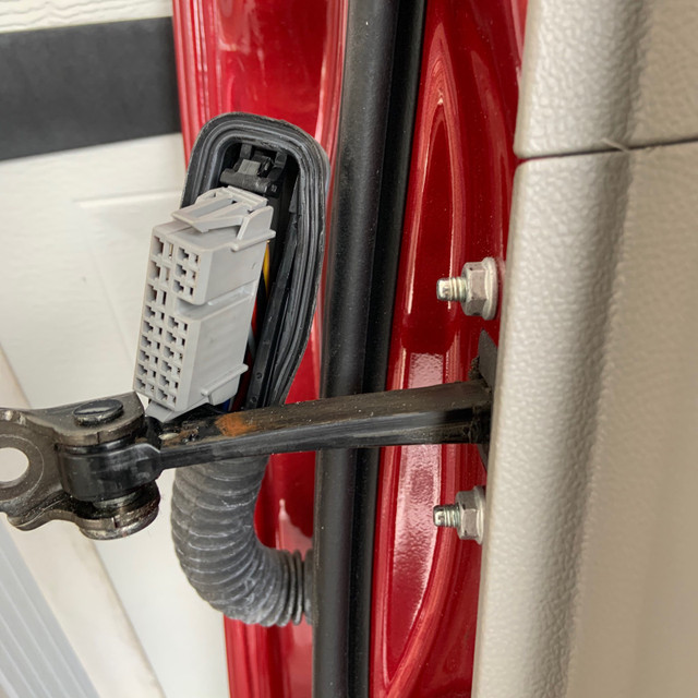 Buick Encore Door in Auto Body Parts in Mississauga / Peel Region - Image 4