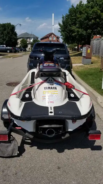 Works good. 2 stroke. Good condition. No damage