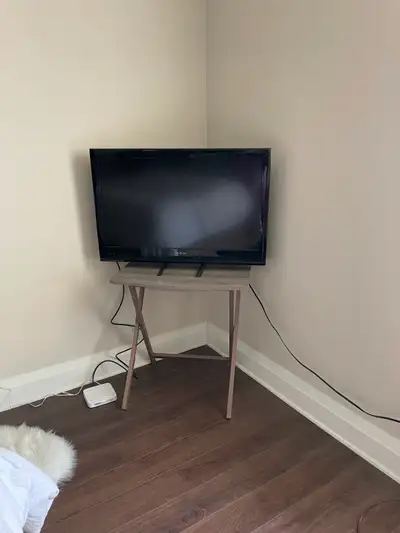 24” flat screen tv 2 years old, View more