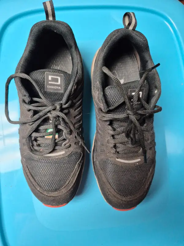 Women's Dakota Safety Shoes Size 9 in Women's - Shoes in Peterborough - Image 3