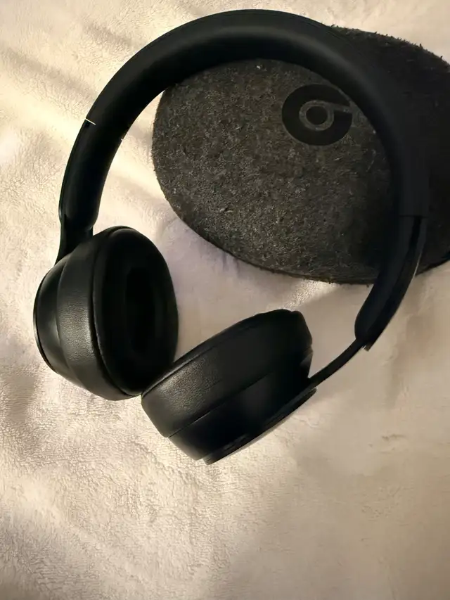 Beats Solo Pro – Good Condition (OBO)64551240781697120