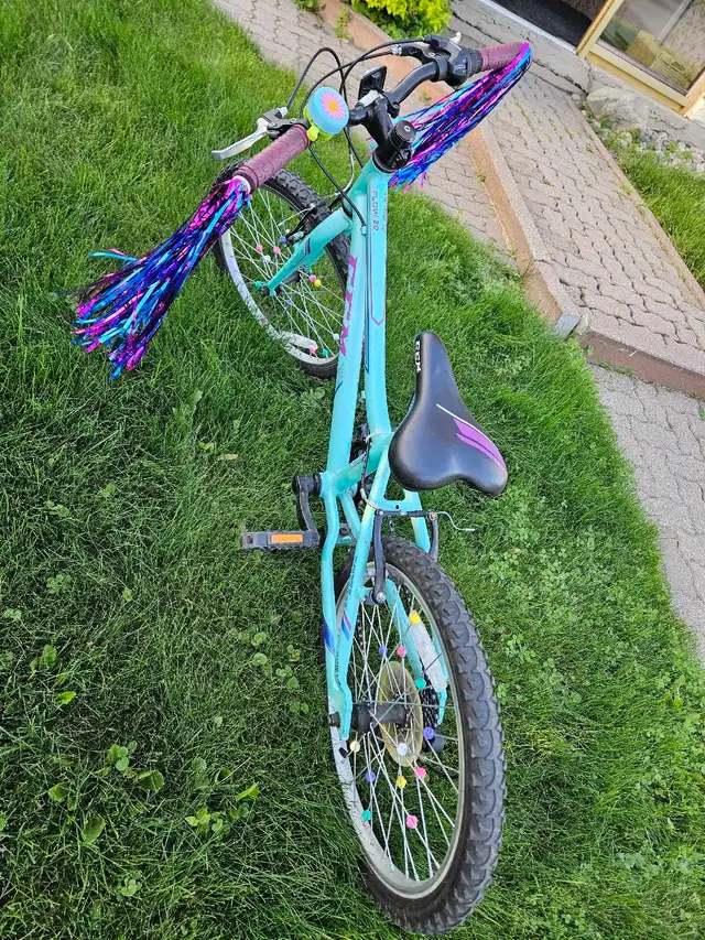 vélo de fille 20" in Kids in Longueuil / South Shore - Image 4