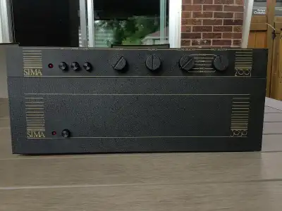 Sima (Simaudio) P-2001 Mk2 & W-3050 – État Impeccable Je vends un ensemble haute-fidélité fabriqué p...