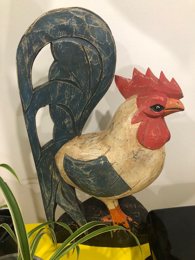 Vintage Hand Carved Wooden Rooster dans Art et objets de collection  à Ville de Montréal