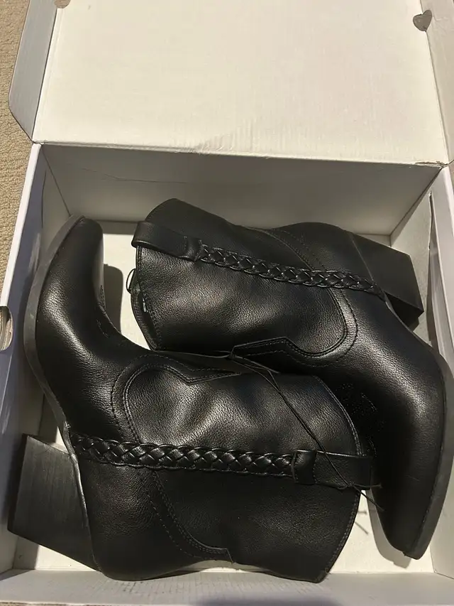 Brand New DV by Dolce Vita Women Girls Cowboy Boots in Women's - Shoes in Calgary - Image 9
