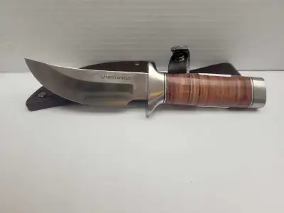 Huntshield 4.5" Fixed Blade Knife w/sheath Blade in good clean condition #463783 BUY & SELL KINGS 64...