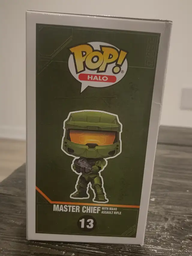 Funko POP Xbox Halo Master Chief with MA40 Assault Rifle #13 in Toys & Games in Laval / North Shore - Image 6