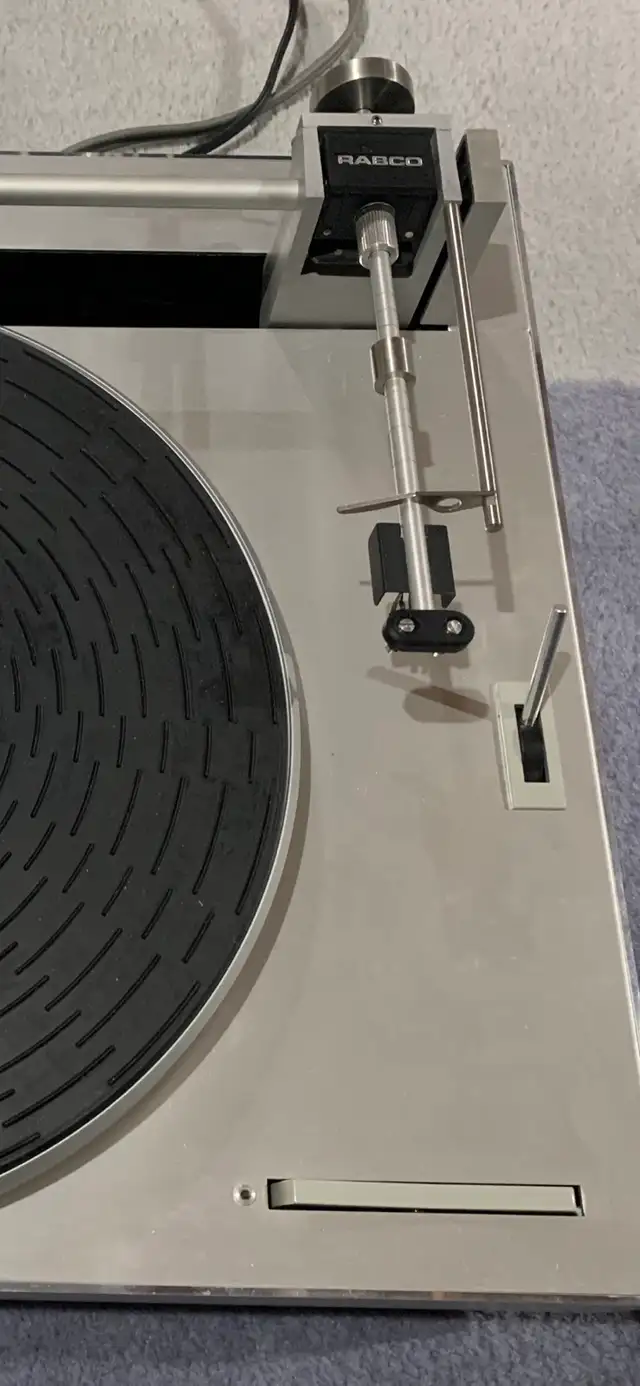 Harman Kardon ST-6 Turntable in Stereo Systems & Home Theatre in Calgary - Image 5