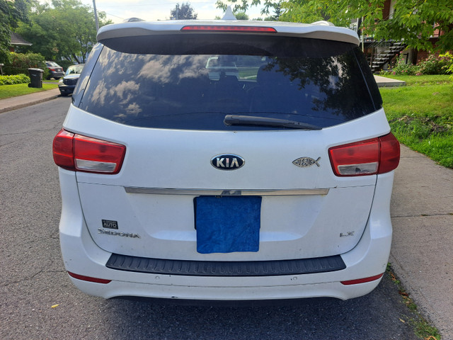 Kia Sedona 2016 dans Autos et camions  à Longueuil/Rive Sud - Image 3