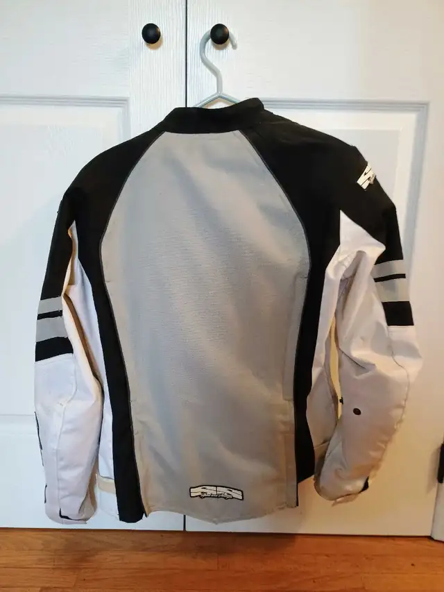 Women's Motorcycle Jacket in Women's - Other in Oakville / Halton Region - Image 3