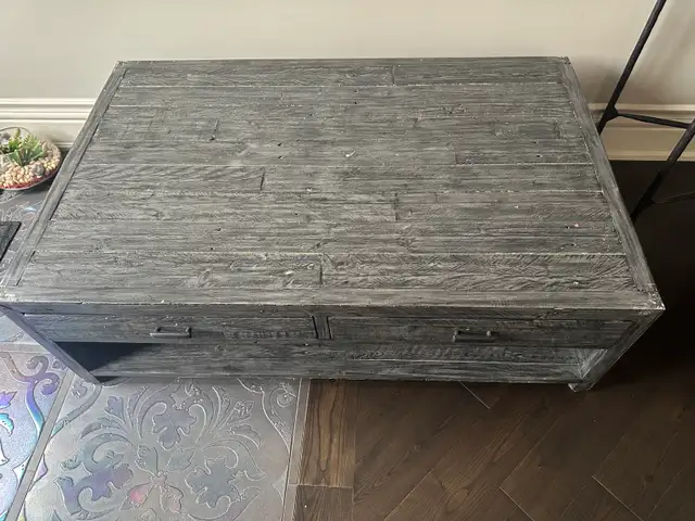 Wooden Coffee Table with Drawers & Shelf – Great Condition in Coffee Tables in Markham / York Region - Image 3
