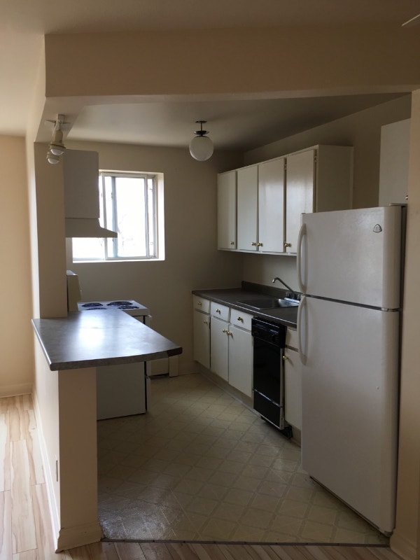 Spacious open concept two bedroom apartment close to hospitals Long