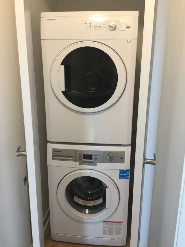 One bedroom with Ensuite 4 pcs bathroom for rent near UOIT in Room Rentals & Roommates in Oshawa / Durham Region - Image 8